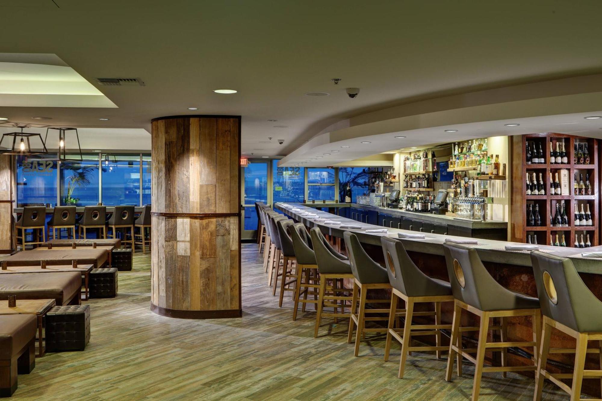 Pier South Resort, Autograph Collection Hotel 3*